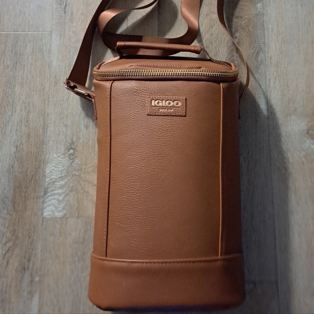 Igloo Brown Faux Leather Insulated Men’s Bottle Carrier